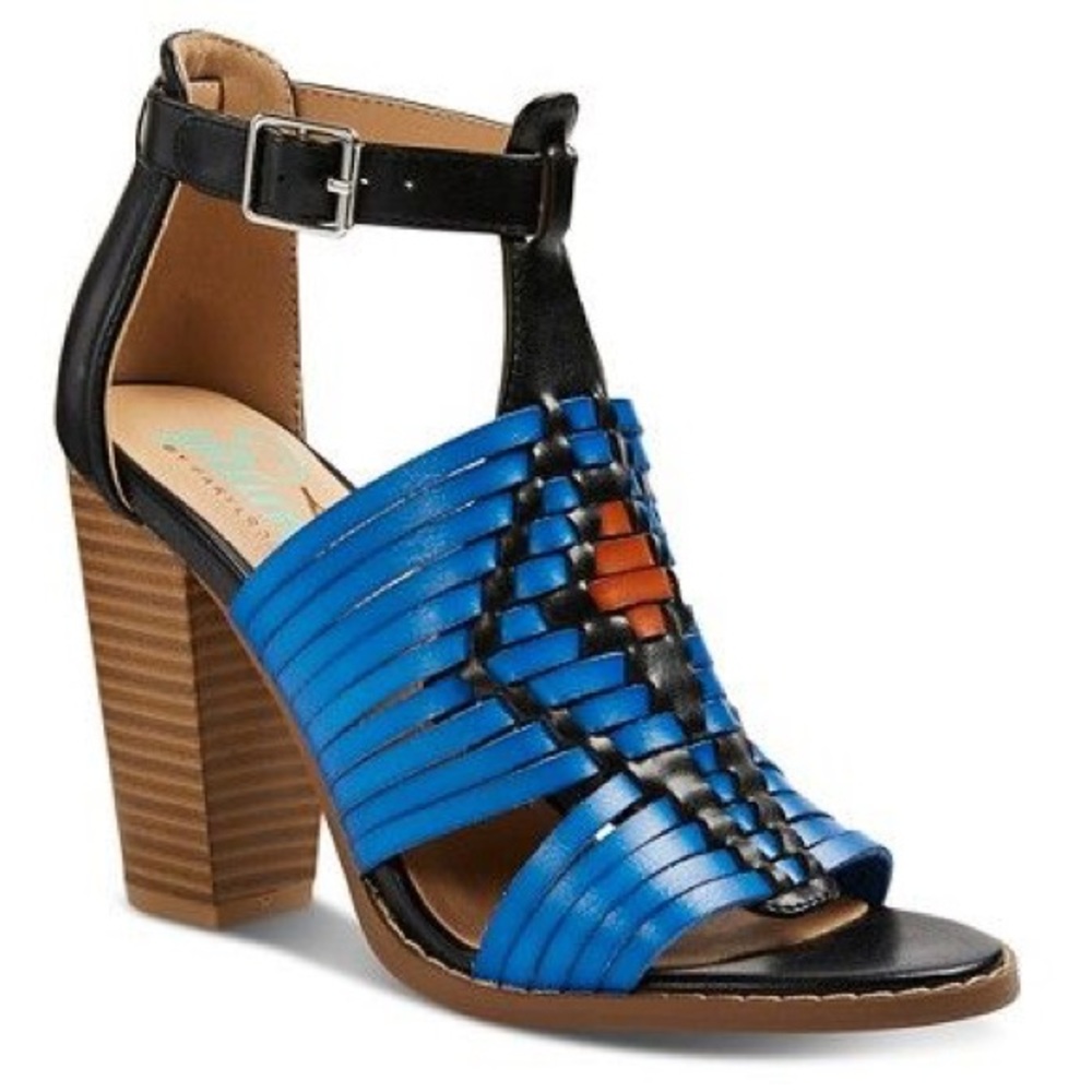 Thora Sandal with a stacked heel